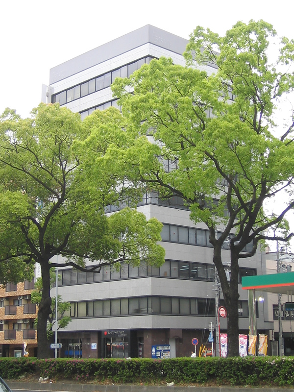 「大須観音」駅から徒歩１分　14.44坪のビルです