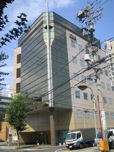 「名古屋」駅から徒歩４分　20.19坪のビルです