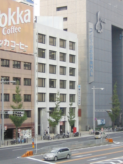「名古屋」駅から徒歩７分　28.00坪・22.00坪のビルです