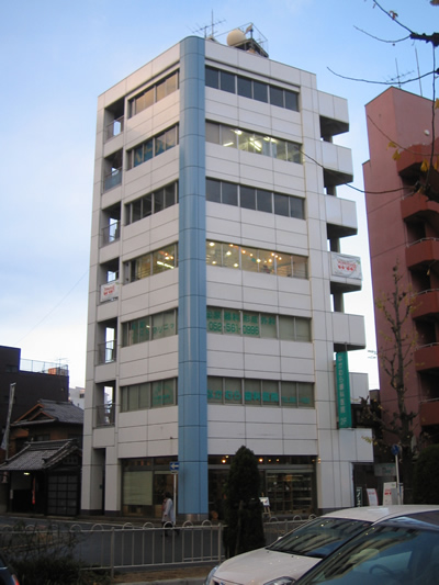 「名古屋」駅から徒歩５分　17.34坪のビルです