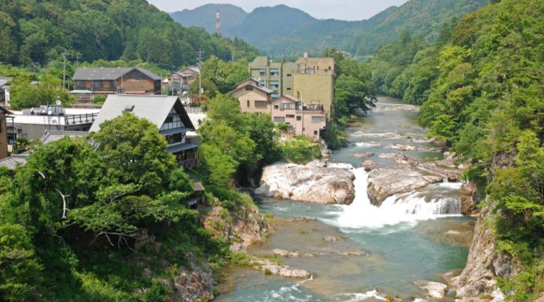 愛知県の市別賃貸オフィス・賃貸事務所の家賃（坪単価）相場【新城市】