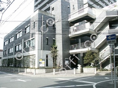 名古屋駅徒歩4分、デザインが特徴的なオフィスビルです。