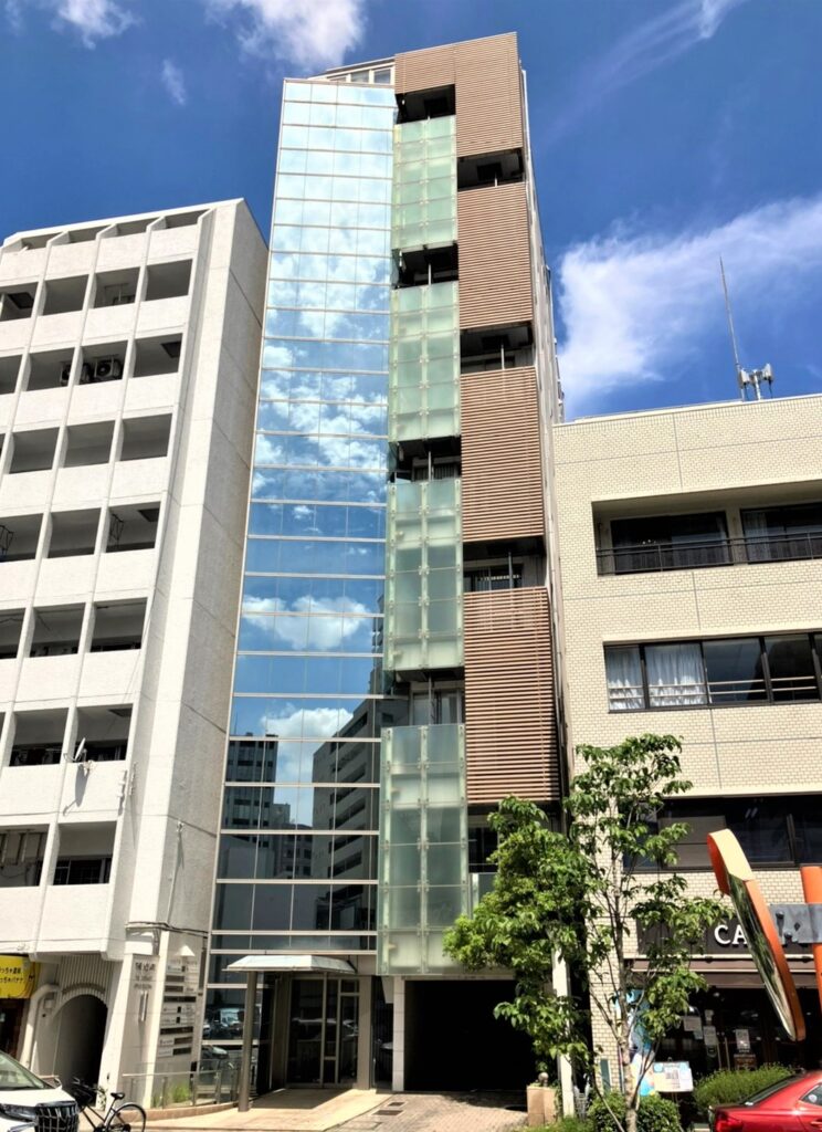 「落ち着いた街で、働きやすさを実感。丸の内『ザ・スクエア』の魅力を紹介」