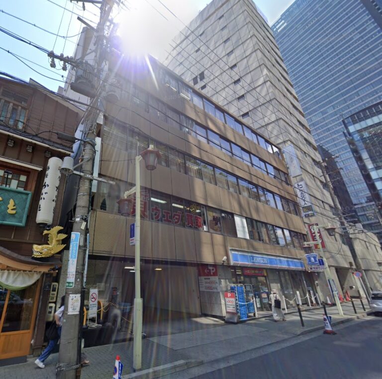 名古屋駅徒歩3 分、大名古屋ビルヂング真裏に位置する賃貸オフィスビルです。